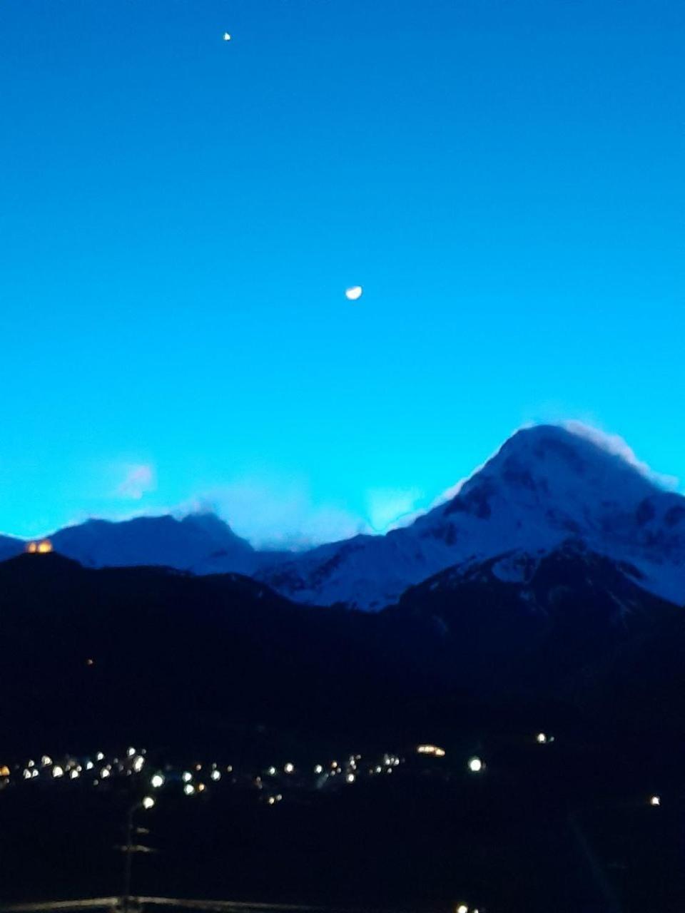 Apartamento Emotion Kazbegi Habitación foto