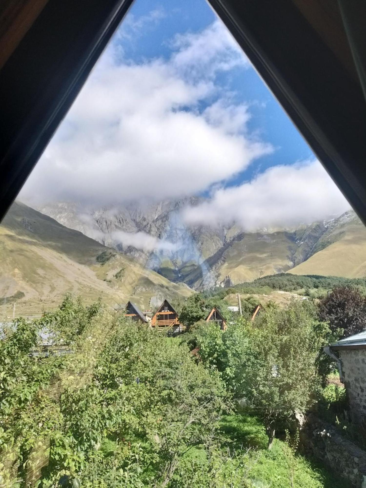 Apartamento Emotion Kazbegi Habitación foto